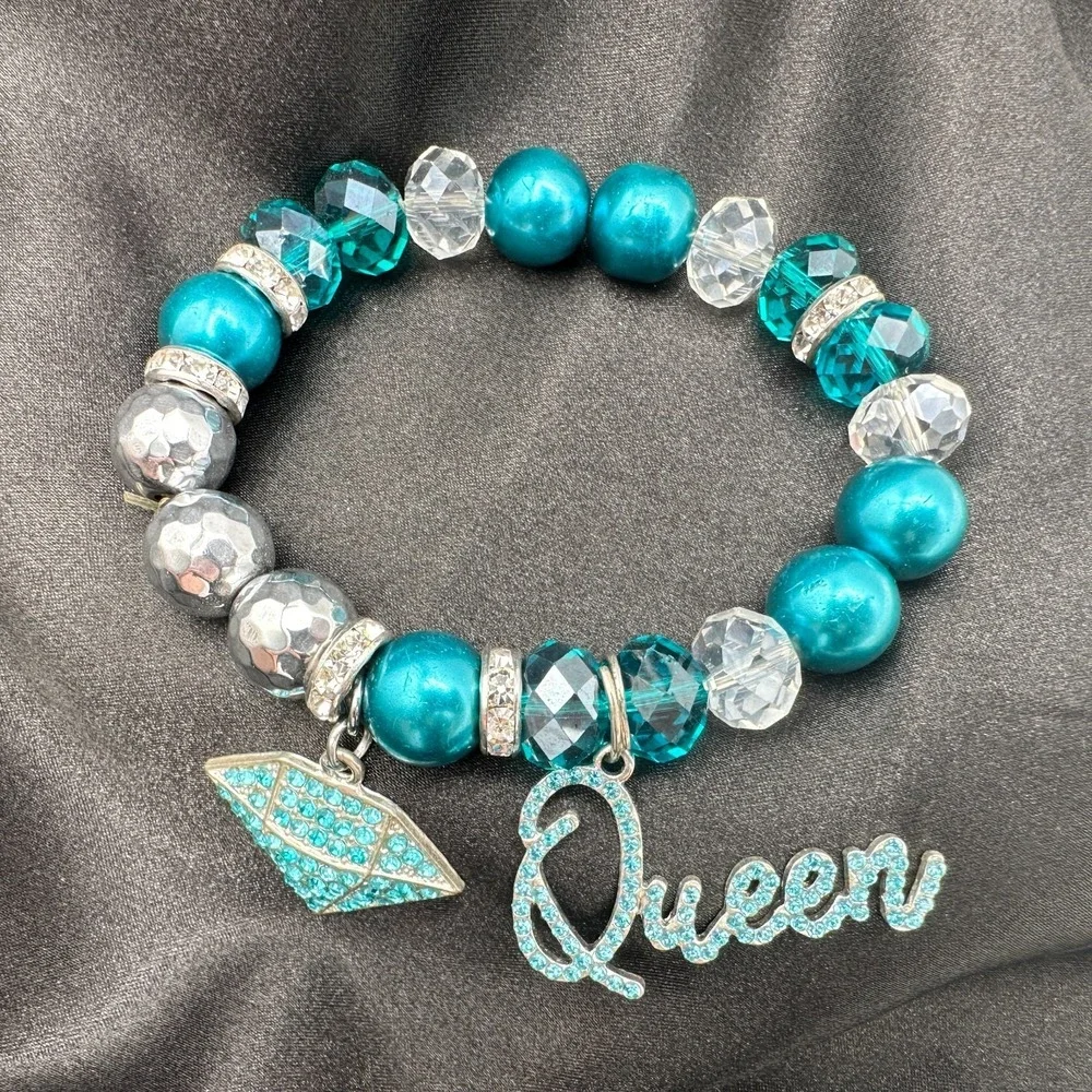 Vintage Y2K Rhinestones Queen Diamond Charm Silver Tone Bracelet Beaded Jewelry